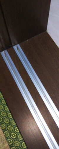ドアの溝